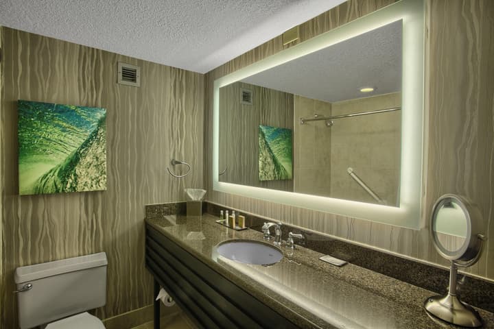 DoubleTree by Hilton at the Entrance to Universal Orlando