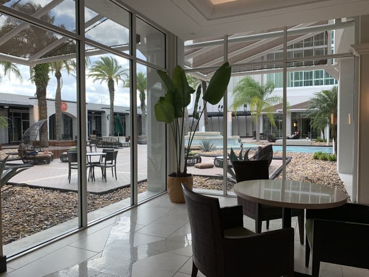 DoubleTree by Hilton at the Entrance to Universal Orlando