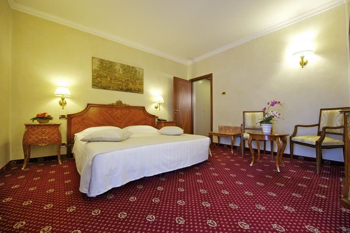 HOTEL STENDHAL
