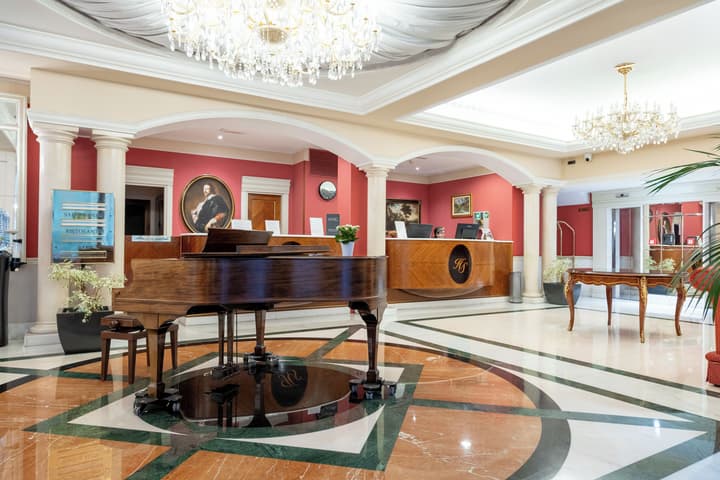 HOTEL STENDHAL