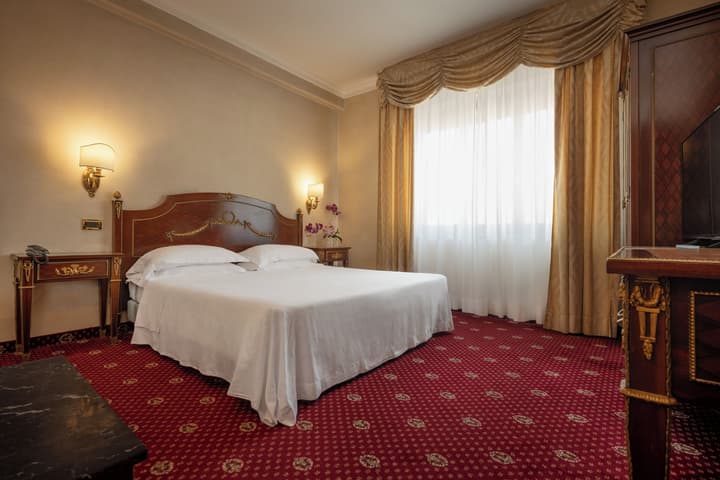 HOTEL STENDHAL