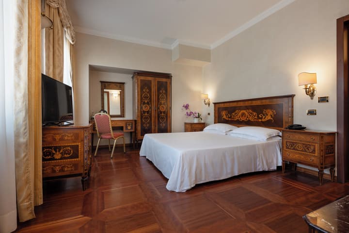 HOTEL STENDHAL