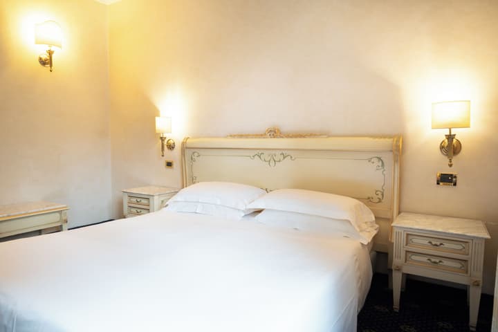 HOTEL STENDHAL