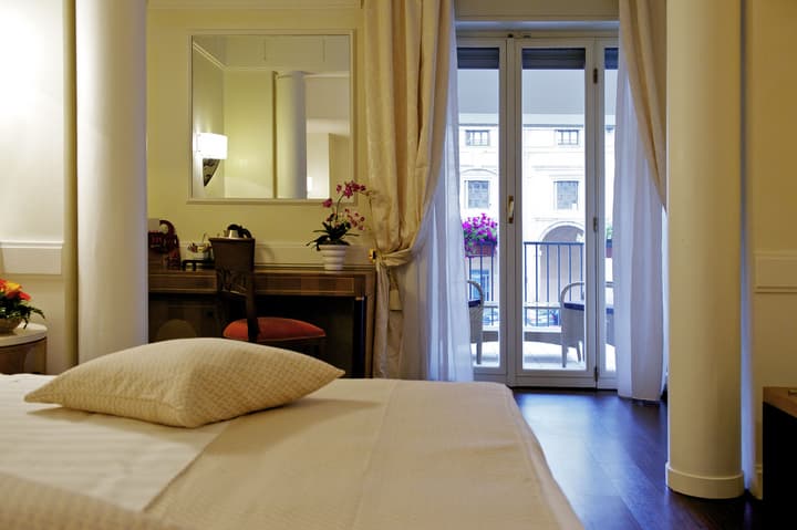 HOTEL STENDHAL