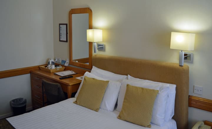 Best Western Kings Manor Hotel