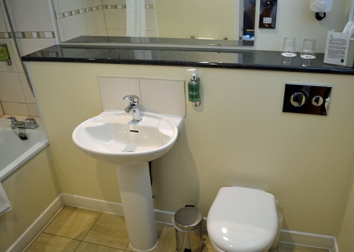 Best Western Kings Manor Hotel