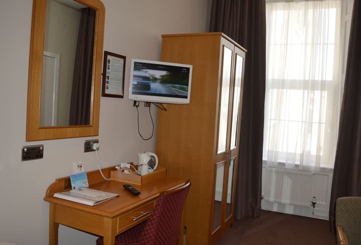 Best Western Kings Manor Hotel