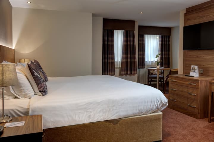 Best Western Kings Manor Hotel
