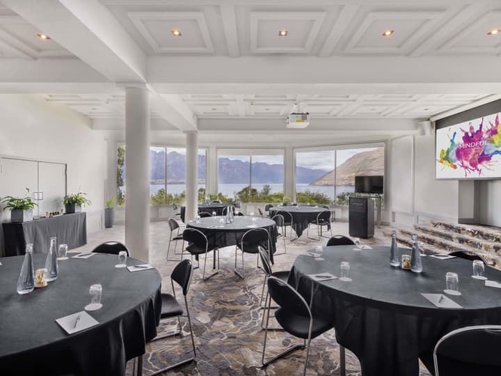 Mövenpick Queenstown