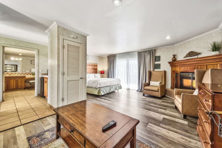 Forest Suites Resort at Heavenly Village