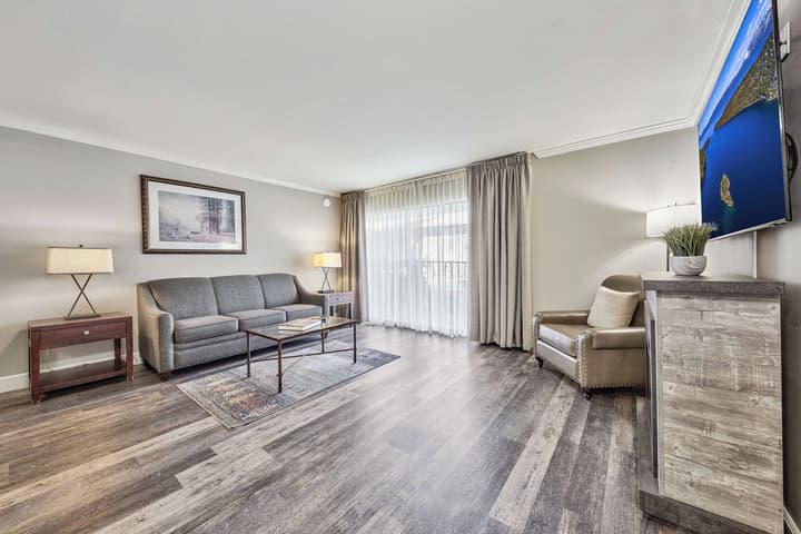 Forest Suites Resort at Heavenly Village