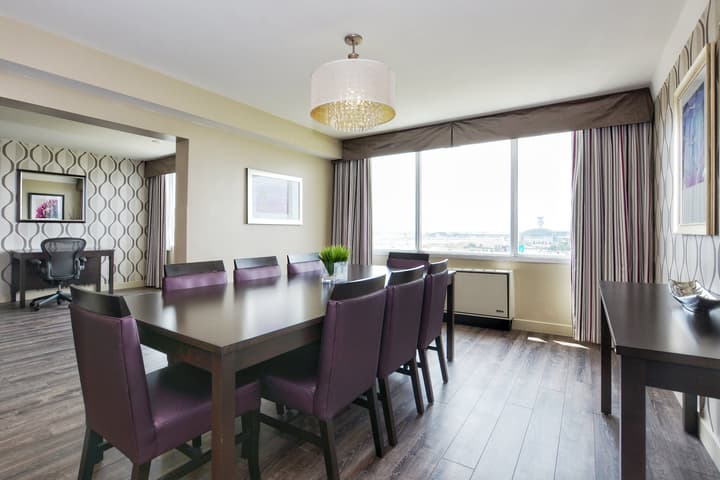 Holiday Inn Toronto - Int'l Airport by IHG