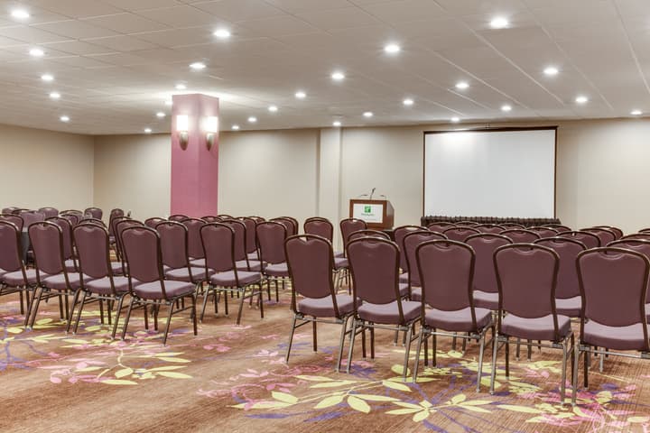 Holiday Inn Toronto - Int'l Airport by IHG