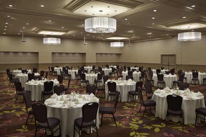 Holiday Inn Toronto - Int'l Airport by IHG