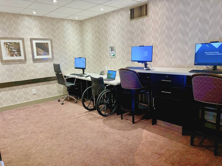 Holiday Inn Toronto - Int'l Airport by IHG