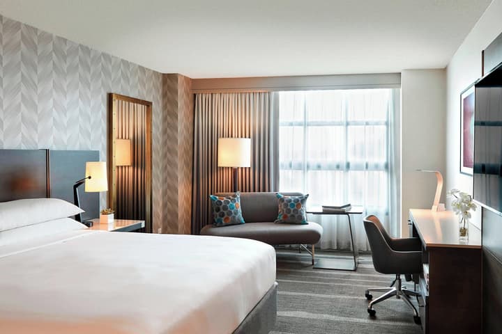 Renaissance Los Angeles Airport Hotel