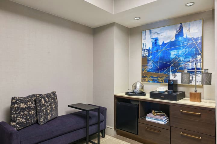 Renaissance Los Angeles Airport Hotel