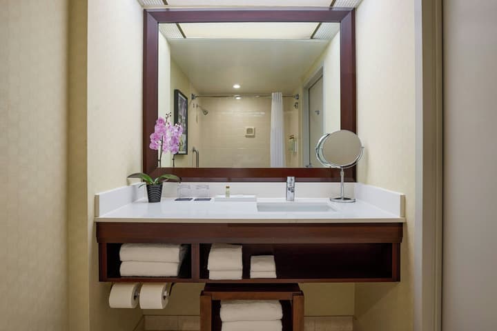 Renaissance Los Angeles Airport Hotel