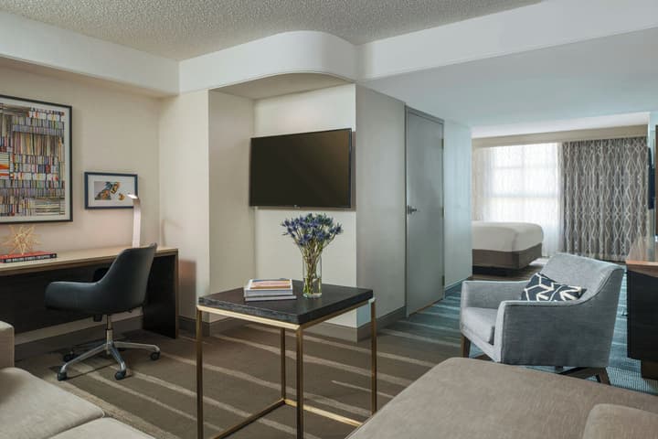 Renaissance Los Angeles Airport Hotel