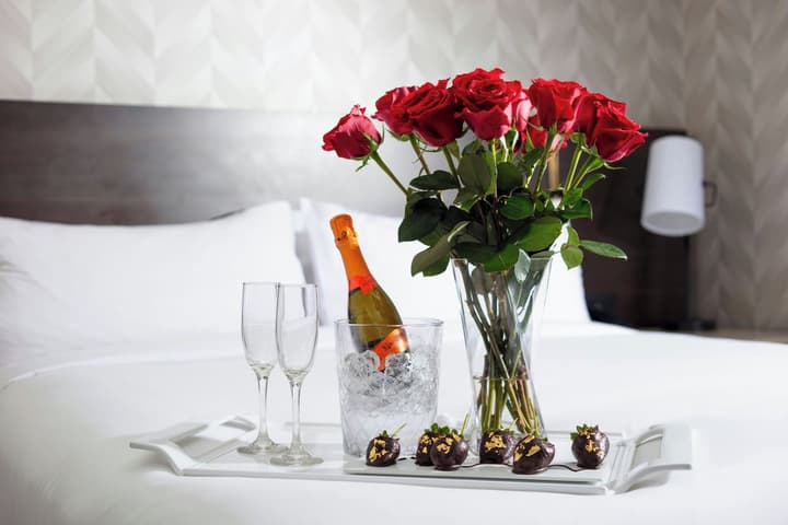 Renaissance Los Angeles Airport Hotel