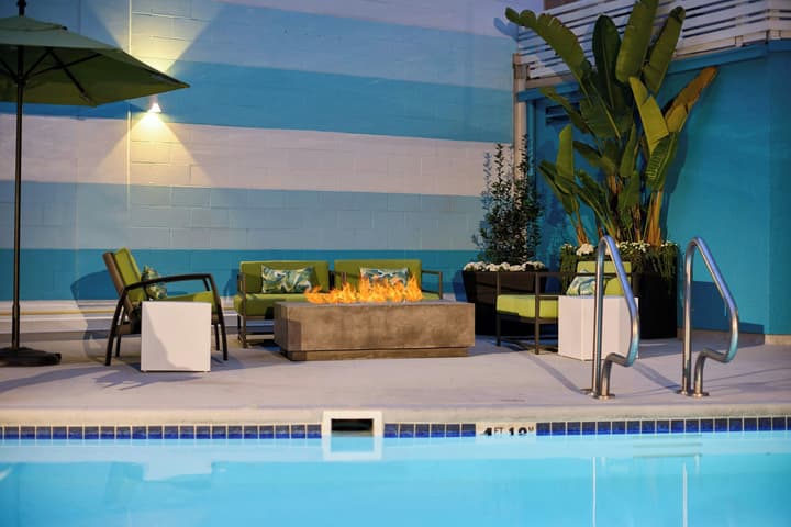Renaissance Los Angeles Airport Hotel
