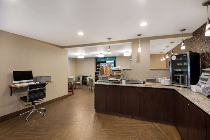 Clarion Pointe Downtown