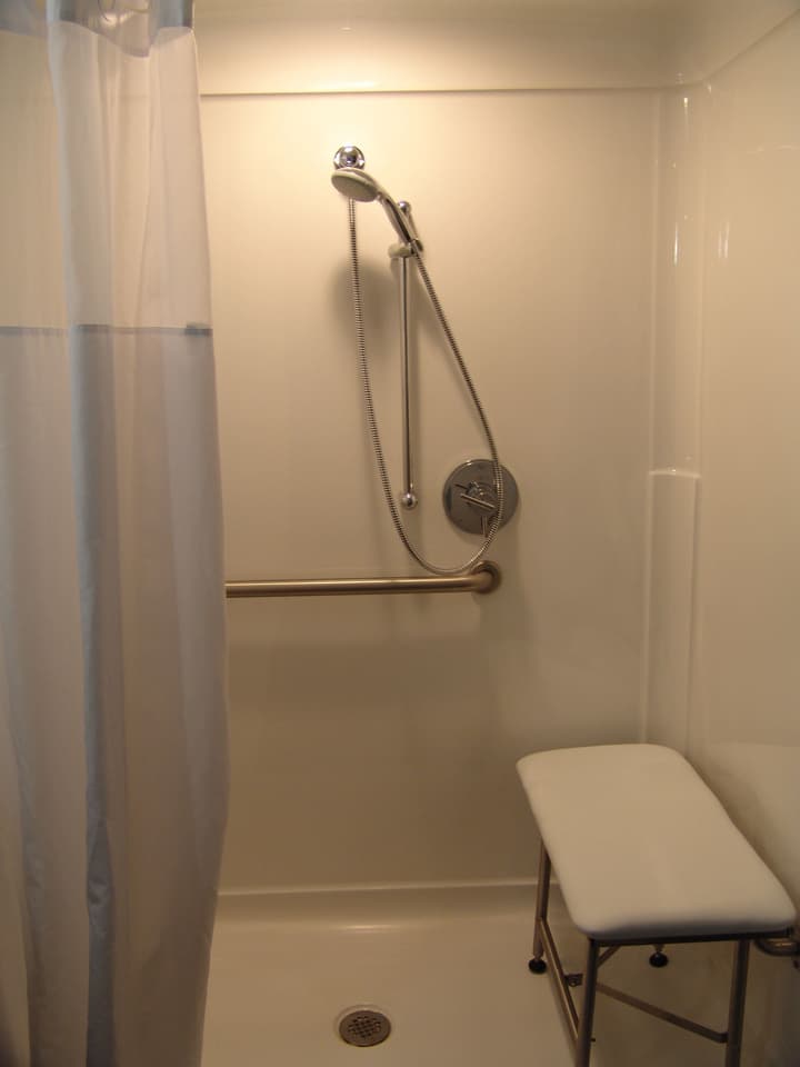 Clarion Pointe Downtown
