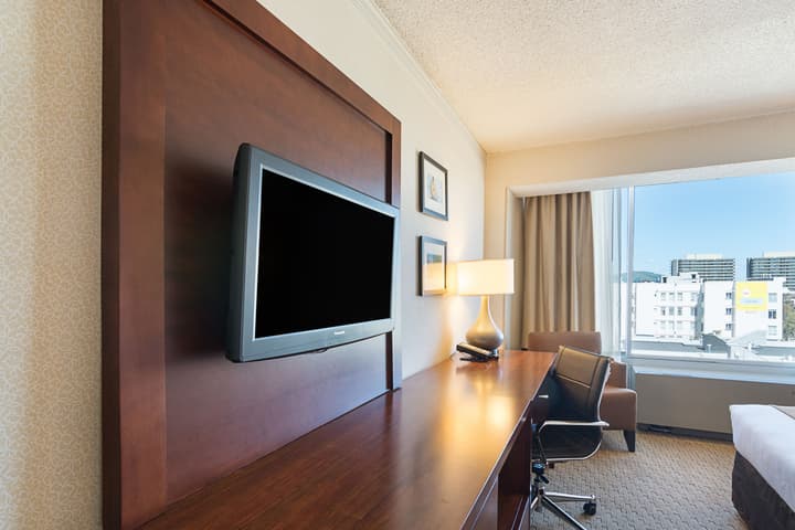 Comfort Inn by the Bay