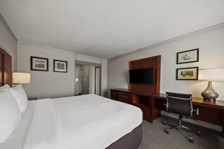 Comfort Inn by the Bay