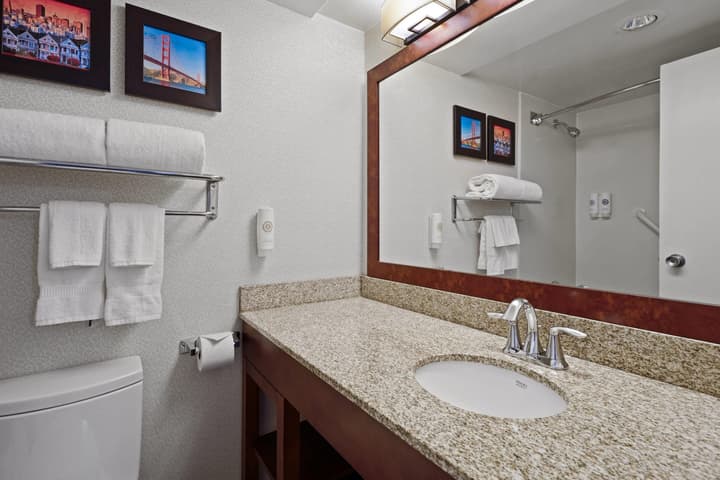 Comfort Inn by the Bay
