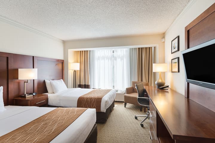 Comfort Inn by the Bay
