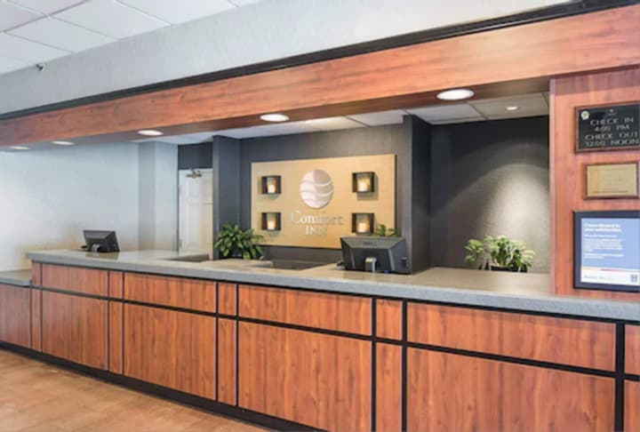 Comfort Inn by the Bay