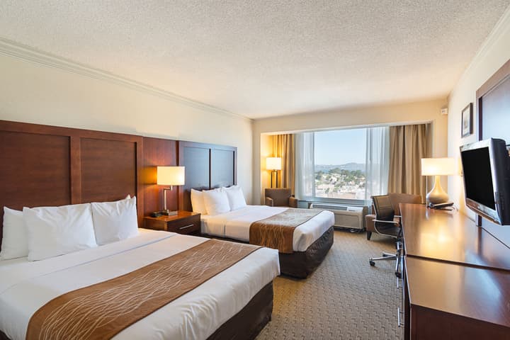 Comfort Inn by the Bay