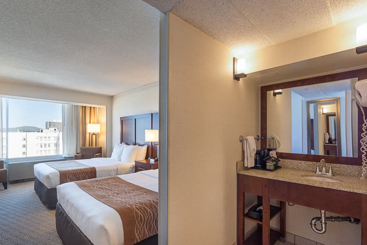 Comfort Inn by the Bay