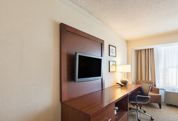 Comfort Inn by the Bay