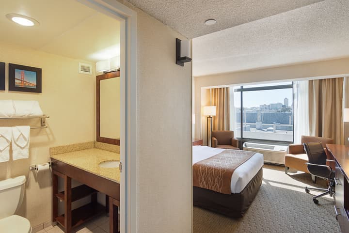 Comfort Inn by the Bay