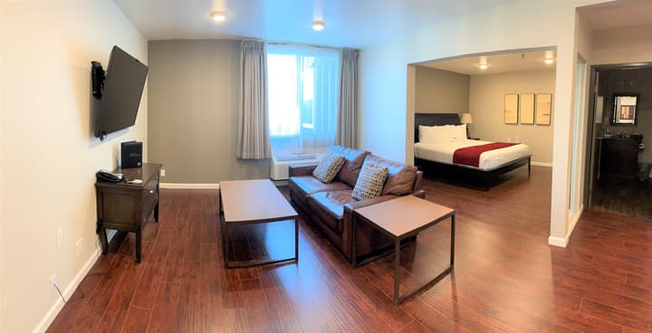 Redac Gateway Hotel In Torrance