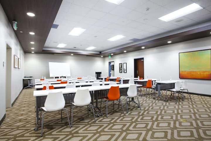 Redac Gateway Hotel In Torrance