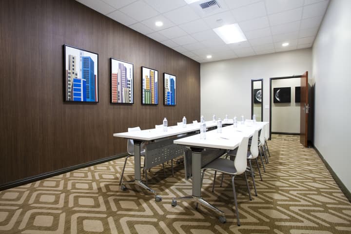 Redac Gateway Hotel In Torrance