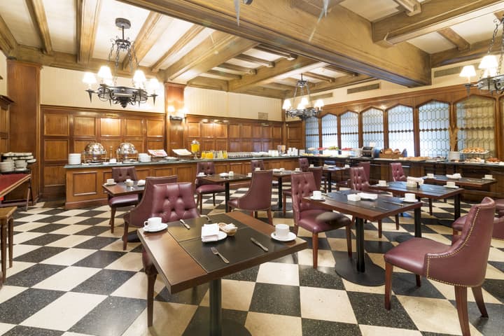 Claridge Hotel