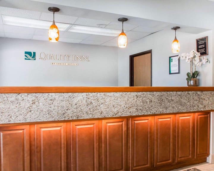 Quality Inn US65 & E. Battlefield Rd. Springfield