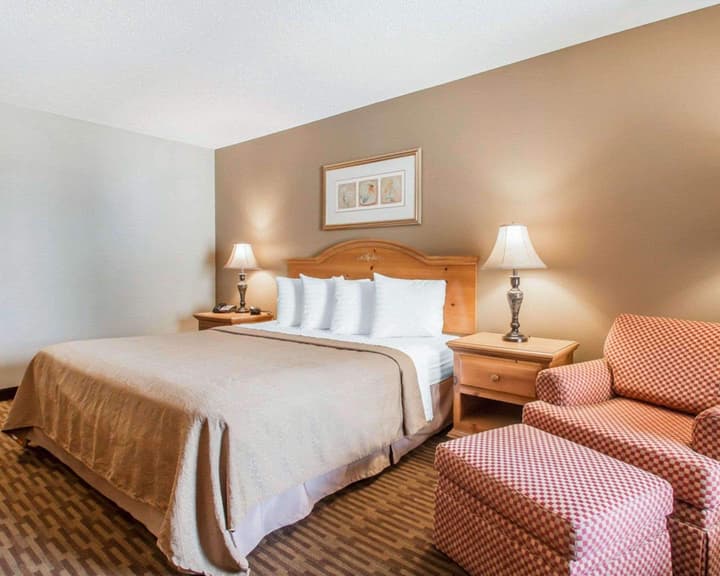 Quality Inn US65 & E. Battlefield Rd. Springfield
