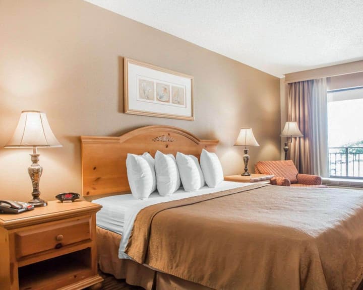 Quality Inn US65 & E. Battlefield Rd. Springfield