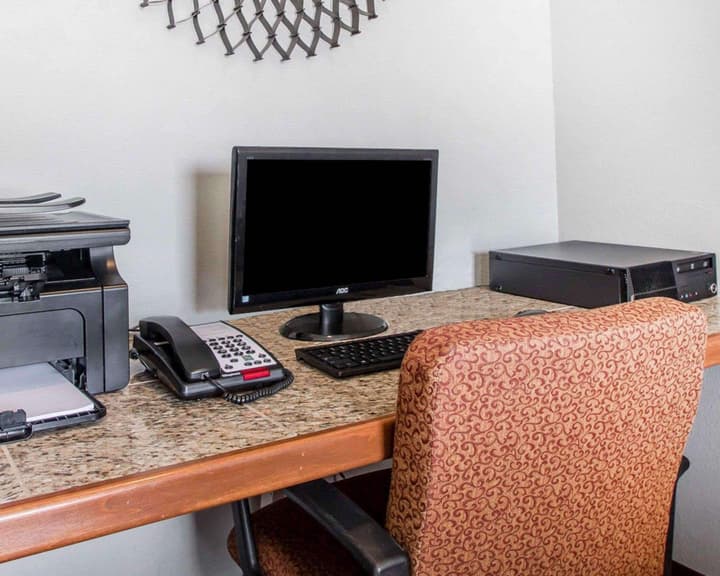 Quality Inn US65 & E. Battlefield Rd. Springfield