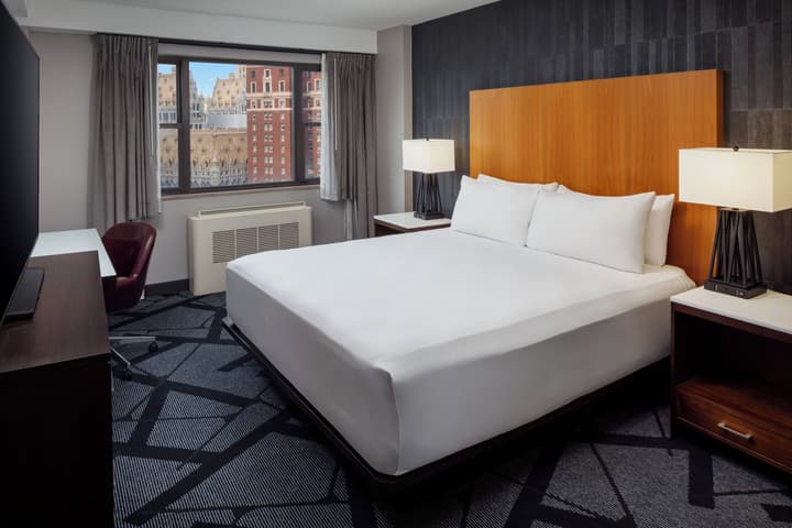 DoubleTree by Hilton Hotel & Suites Pittsburgh Downtown