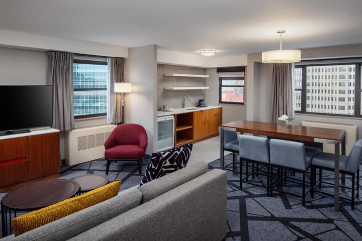 DoubleTree by Hilton Hotel & Suites Pittsburgh Downtown