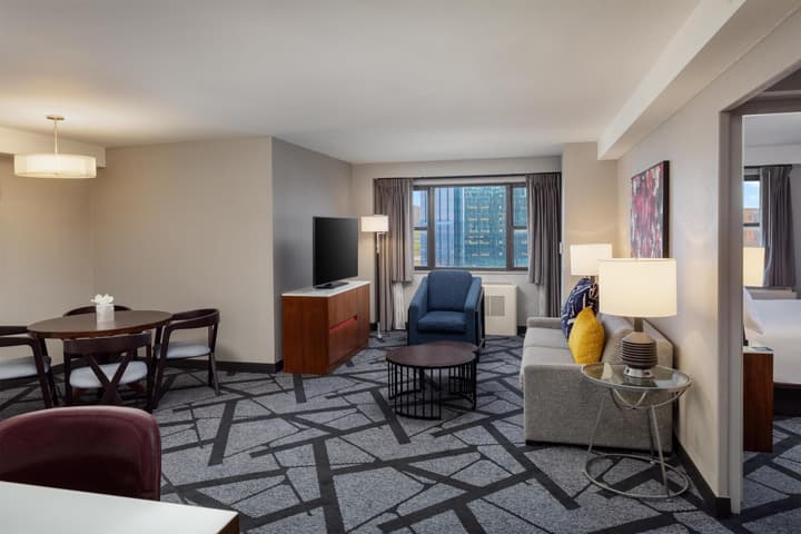 DoubleTree by Hilton Hotel & Suites Pittsburgh Downtown