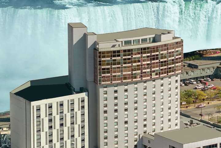 Wyndham Grand Fallsview Hotel