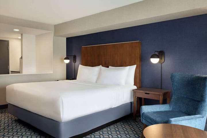 Wyndham Grand Fallsview Hotel