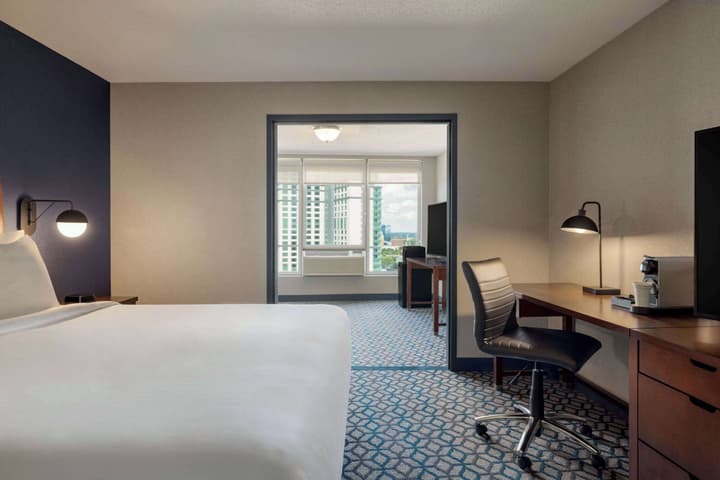 Wyndham Grand Fallsview Hotel